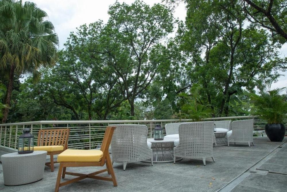 The Shalimar Boutique Hotel Malang Kültér fotó